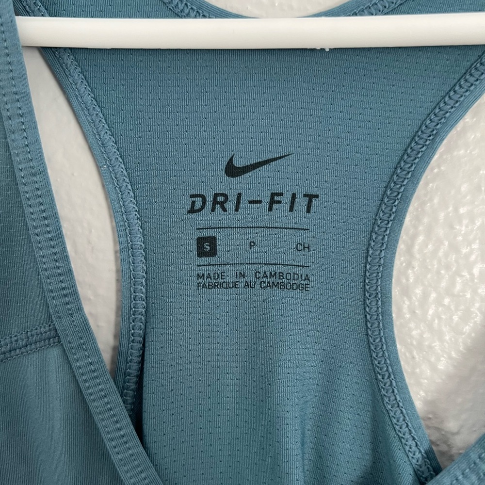 Nike Razorback Shirt (Blue) - Picture 2 of 3